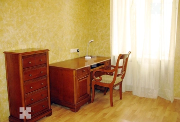 4х комн кв на Серафимовича 2